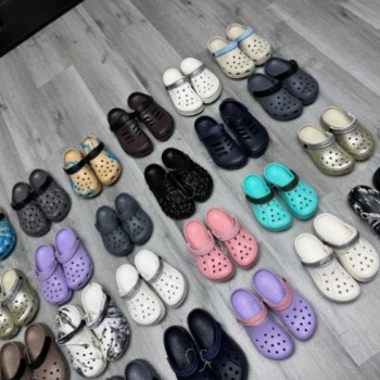 أحذية كروكس متنوعة  أصلية