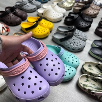 أحذية كروكس متنوعة  أصلية