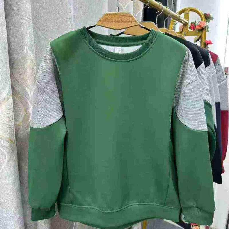 كنزات قطنية أنيقة بألوان متناسقة للرجال والنساء