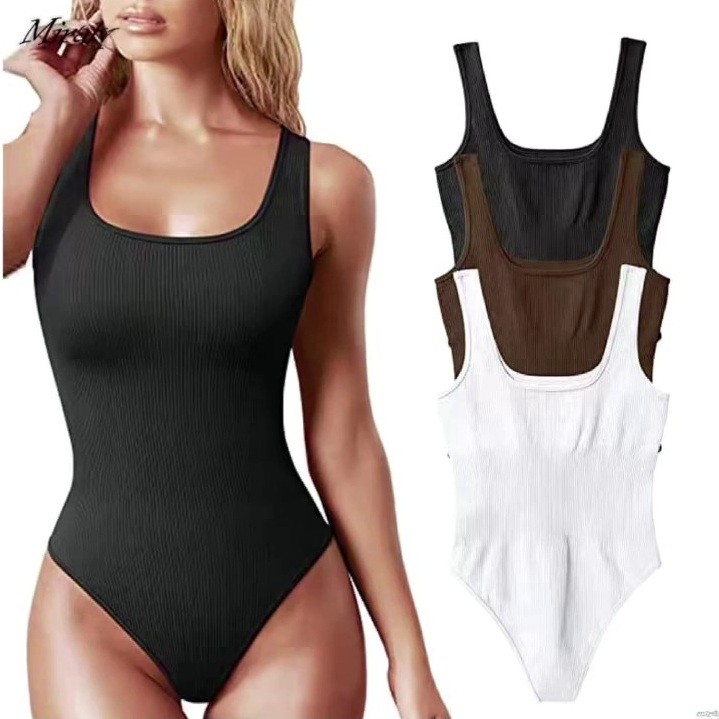 مجموعة من الملابس الداخلية المثيرة