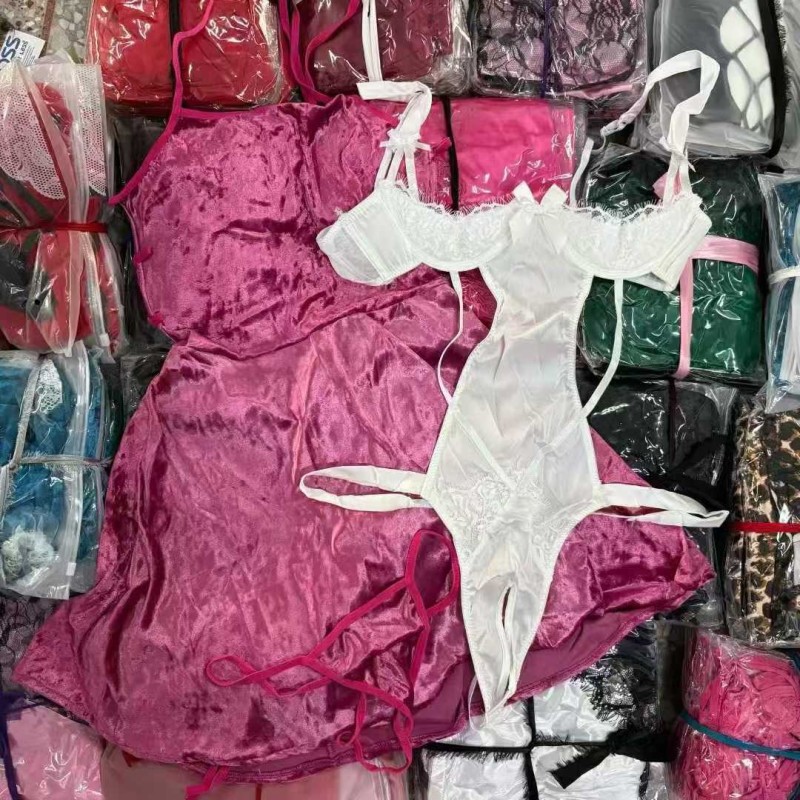 طقم ملابس داخلية مثيرة من قطعة واحدة