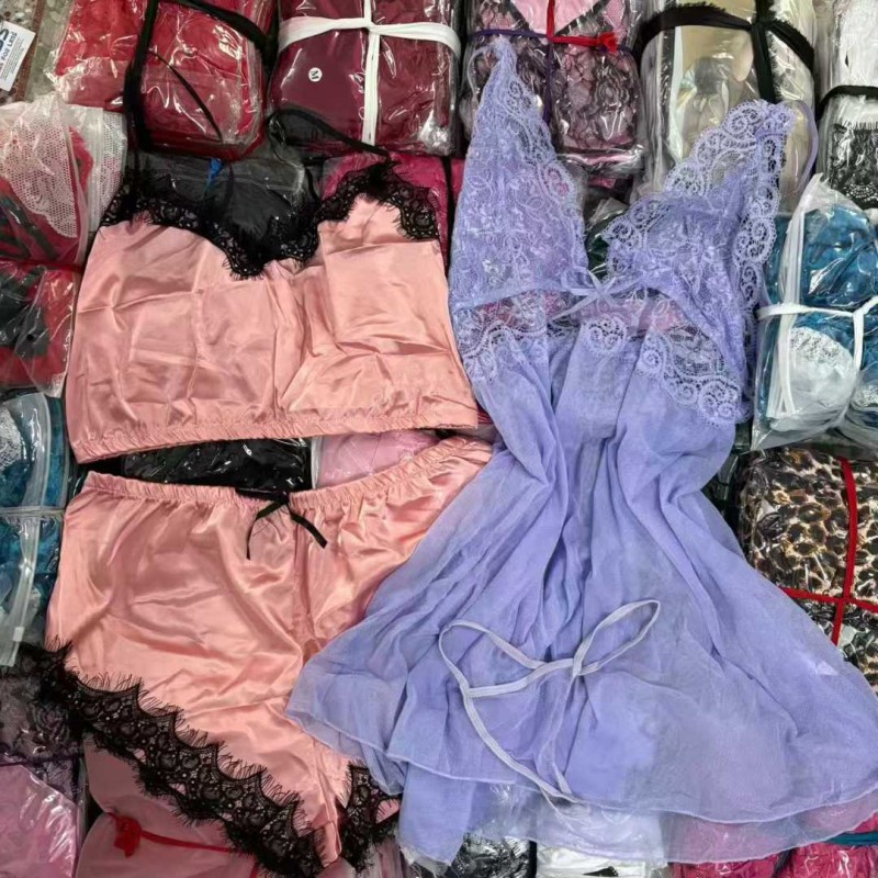 طقم ملابس داخلية مثيرة من قطعة واحدة