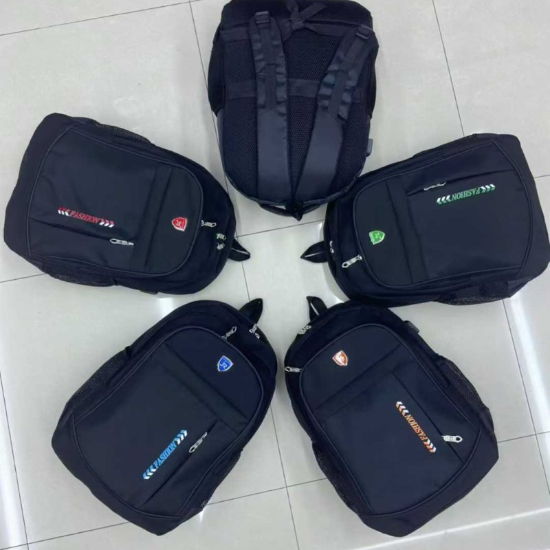 شروة حقائب ظهر جديدة للرجال