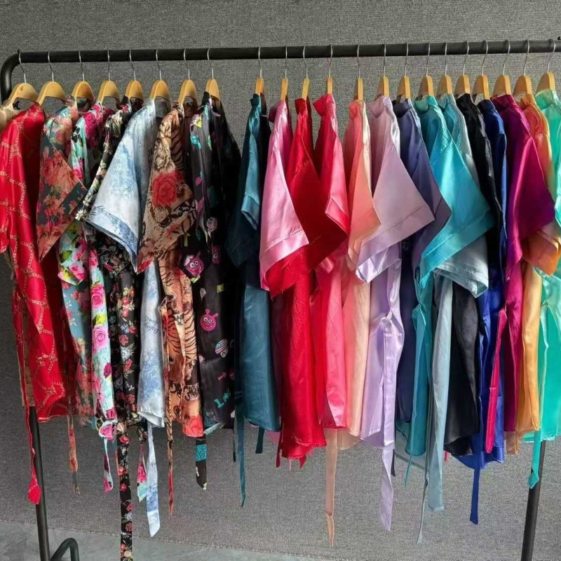 أردية حمام نسائية منوعة 