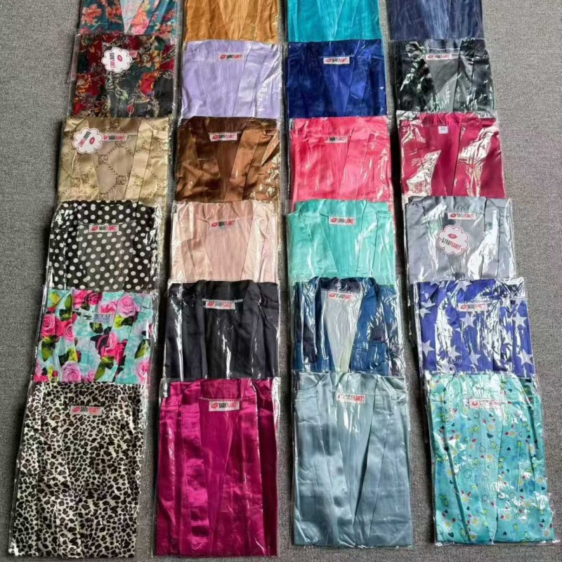 أردية حمام نسائية منوعة 