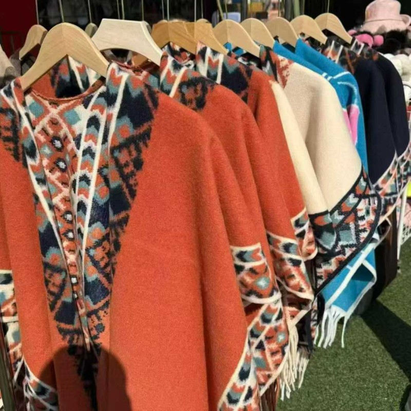 شالات خريف/شتاء جديدة فاخرة، بتصاميم وألوان متنوعة