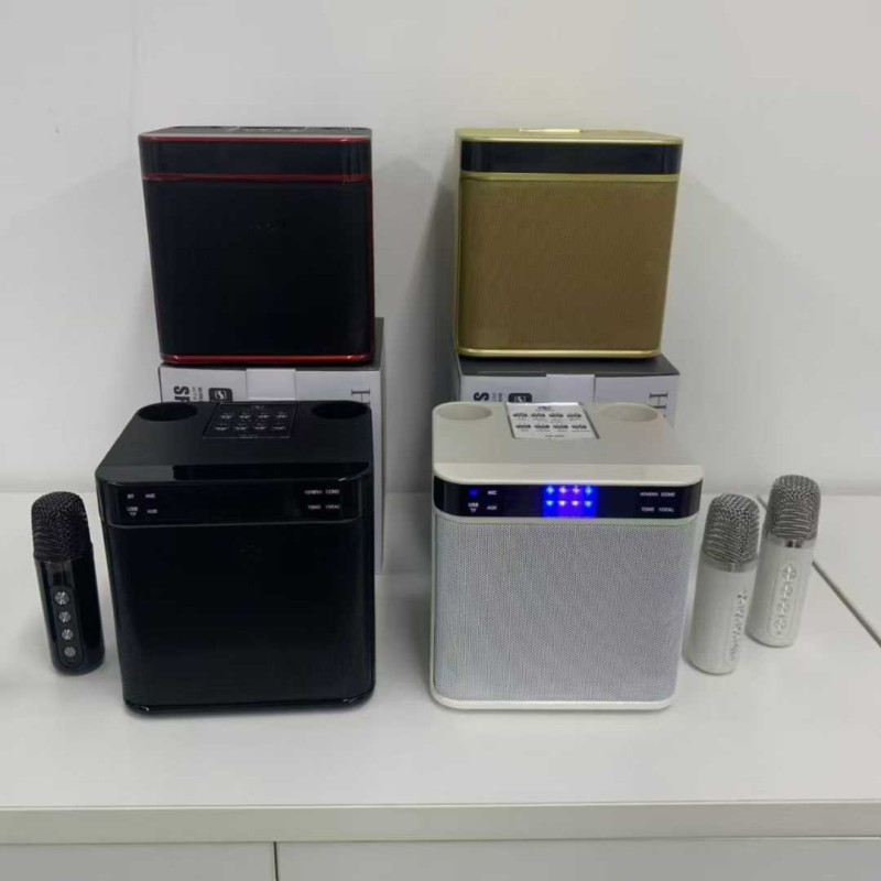 ميكروفون، صوت كاريوكي، موسيقى ستيريو