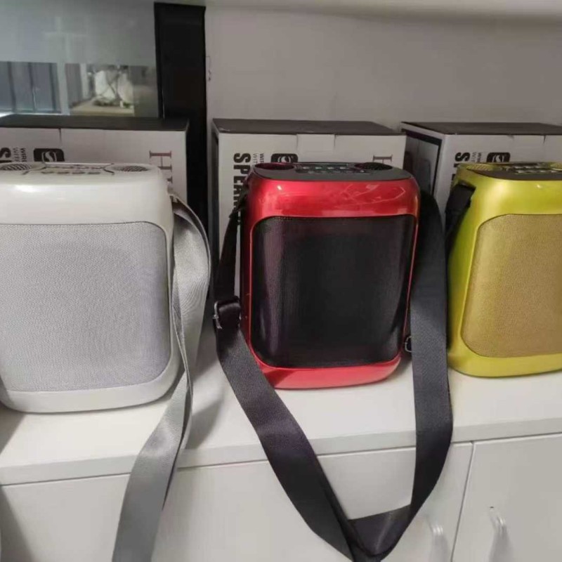 ميكروفون، صوت كاريوكي، موسيقى ستيريو