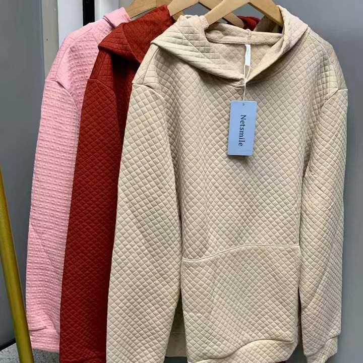 كنزات كاروهات بمقاسات كبيرة للرجال والنساء