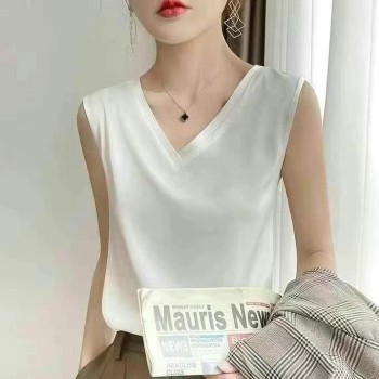 بلوزة ساتان بحمالات صيفية فاخرة للنساء   