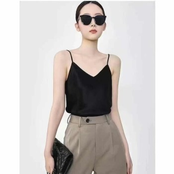 بلوزة بدون أكمام من الشيفون