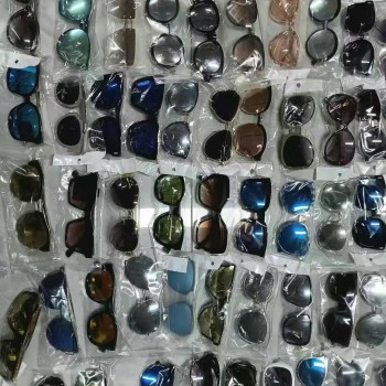 نظارات  شمسية فاخرة للرجال والنساء