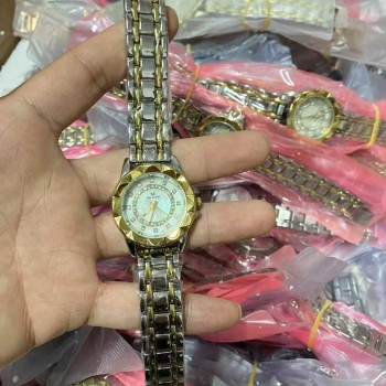 ساعات كوارتزفاخرة للرجال والنساء