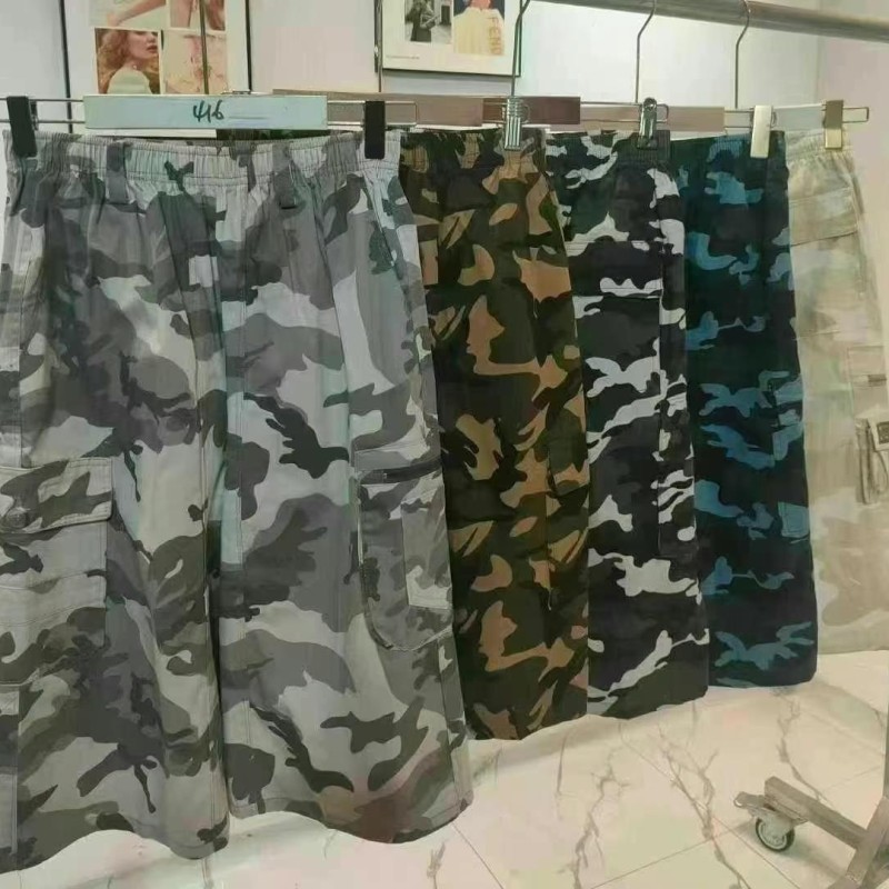 بنطلون برمودا عسكري مموه متعدد الجيوب بنطلون برمودا عسكري مموه متعدد الجيوب