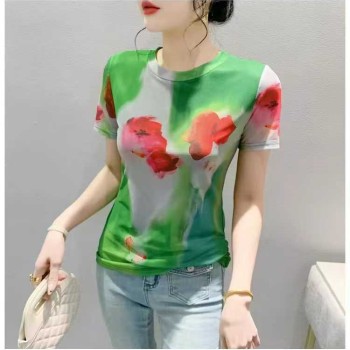 بلوزات نسائية انيقة ومنوعة