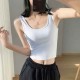 تانك علوي نسائي قصير بحمالات عريضة