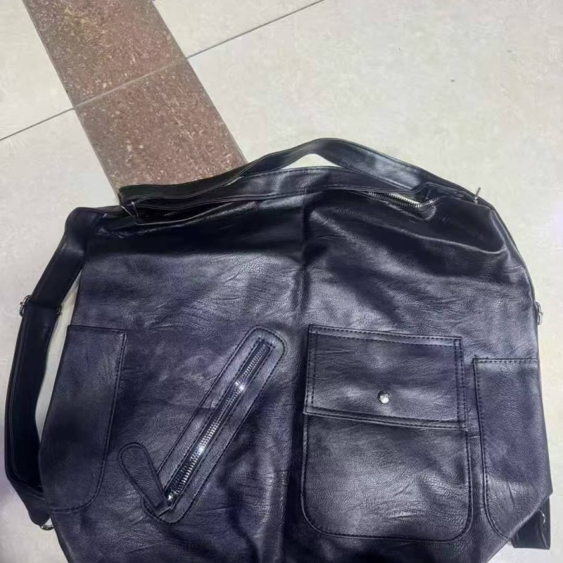 حقائب اليد وحقائب الكتف المتنوعة حقائب اليد وحقائب الكتف المتنوعة
