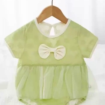 ملابس رضع لمرحلة حبو ( الزحف) متنوعة