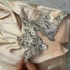 طقم ملابس نوم من بلوزة وشورت كامي من الساتان والدانتيل طقم ملابس نوم من بلوزة وشورت كامي من الساتان والدانتيل