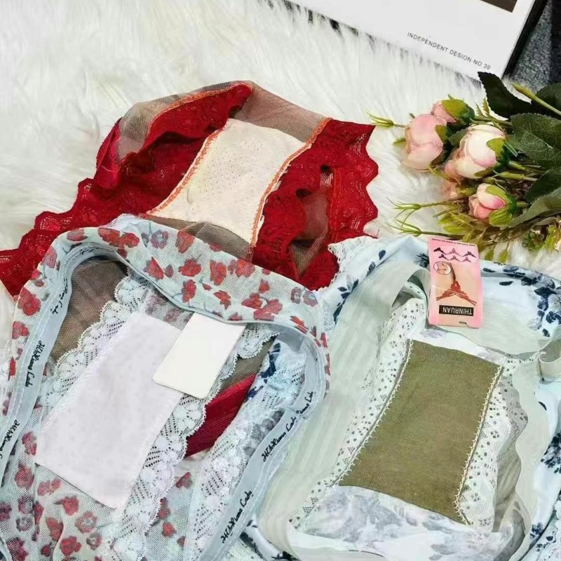 ملابس داخلية نسائية منوعة ممن الدانتيل ملابس داخلية نسائية منوعة ممن الدانتيل