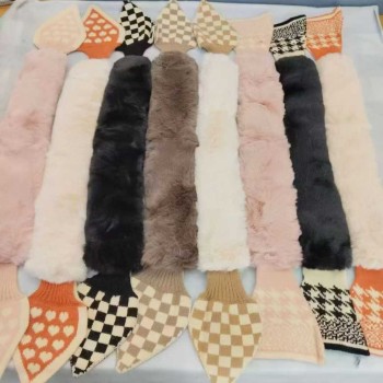 وشاح قطيفة مطرز بخيوط متقاطعة