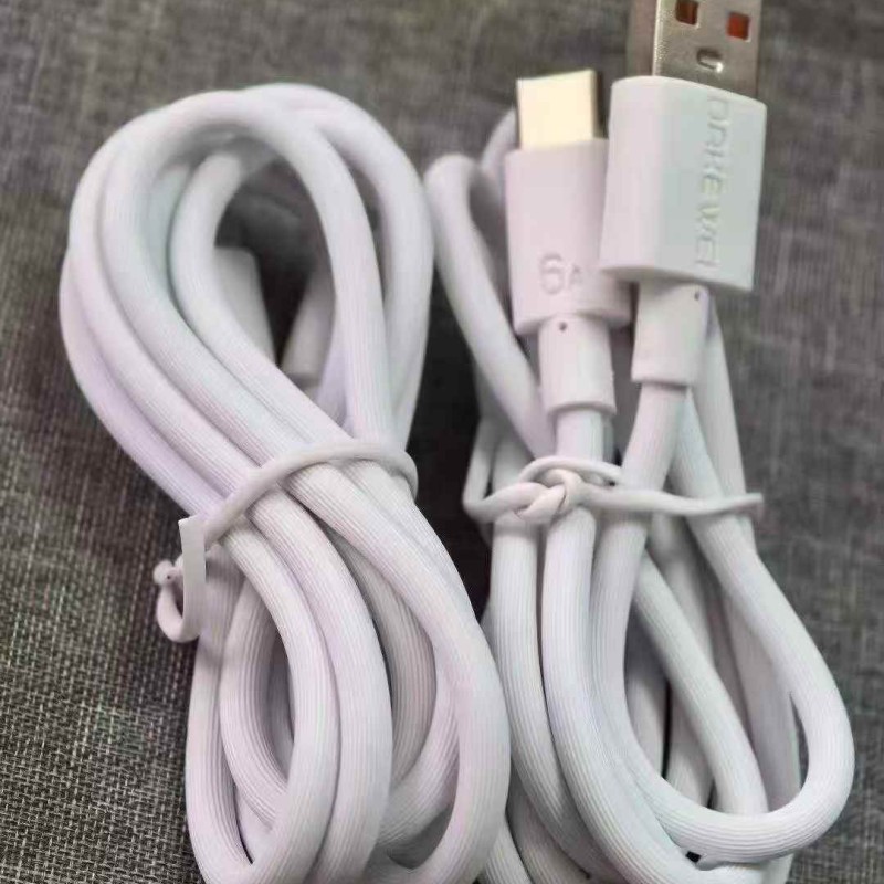 كابل شحن وبيانات Type-C بطول متر واحد كابل شحن وبيانات Type-C بطول متر واحد
