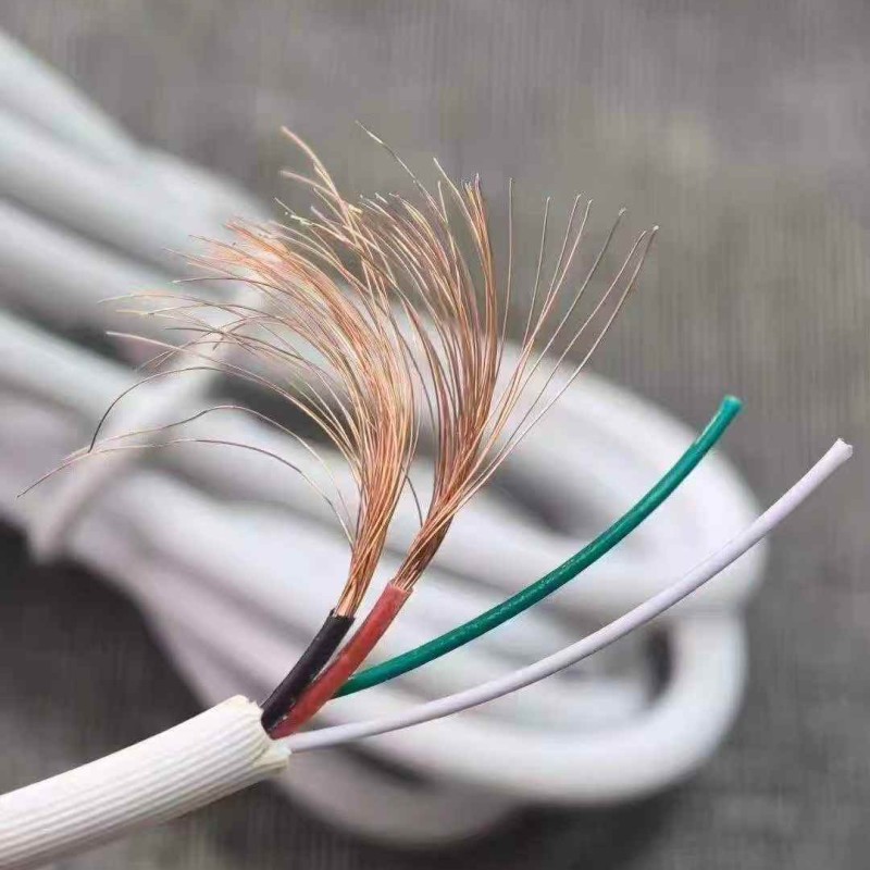 كابل شحن وبيانات Type-C بطول متر واحد كابل شحن وبيانات Type-C بطول متر واحد