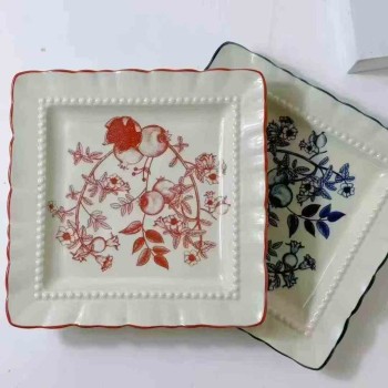 طبق. سيراميك مربع أصلي مطلي يدويًا مقاس 8.5 بوصة مع لؤلؤة