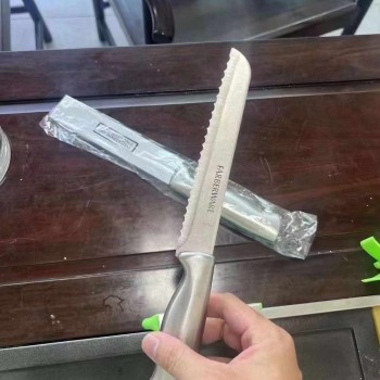 سكاكين فولاذية عالية الجودة