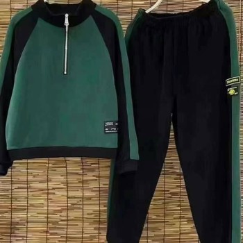 بدلة رياضية من قطعتين