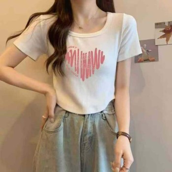 بلوزة صيفية جديدة بطبعة قلب بلوزة صيفية جديدة بطبعة قلب