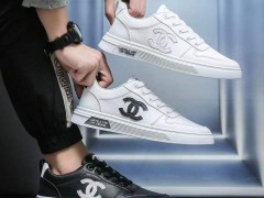 الحقائب والأحذية