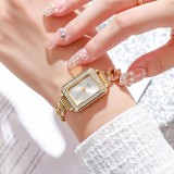 ساعات وأطقم