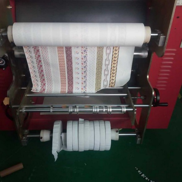 مصنع إمدادات الأسطوانة نوع الشريط طباعة دوارة الحبل لفة لفة الحرارة الضغط على آلة الطباعة تسامي