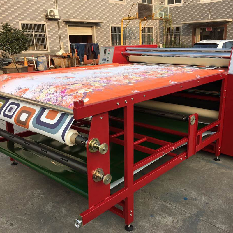 1.9m 220V ألة طباعة التسامي السبليميشن الحرارية بتسخين الزيت 1.9m 220V ألة طباعة التسامي السبليميشن الحرارية بتسخين الزيت