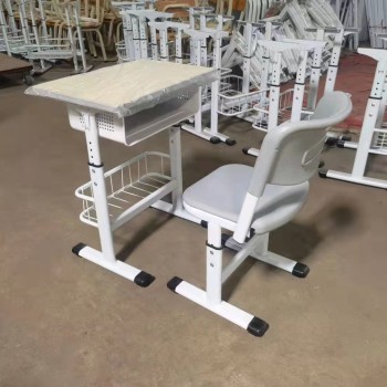 طاولة الفصول الدراسية الساخنة وكرسي الطالب ارتفاع مكتب وكرسي قابلة للتعديل للمدارس