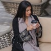 الملابس العربية, عباءة سوداء مفتوحة باطراف مطرزة 