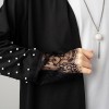 الملابس العربية, فستان منتصف الطول  واقي من الشمس مطرز بمسمار الخرز ، الدانتيل ، مع شال من الشيفون لون أسود
