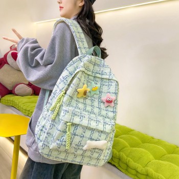 حقيبة ظهر انثوية بالوان واضافات مرحة