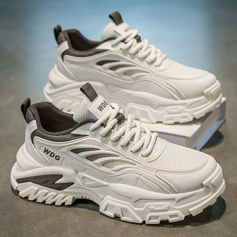 أحذية ركض  رياضية غير رسمية للرجال.