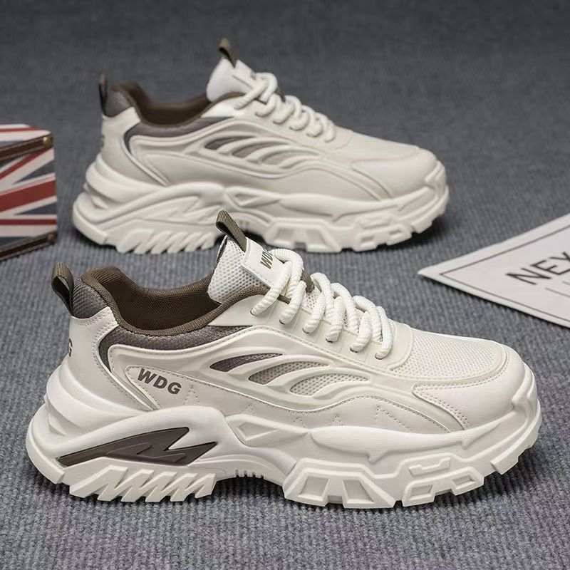 أحذية ركض  رياضية غير رسمية للرجال.