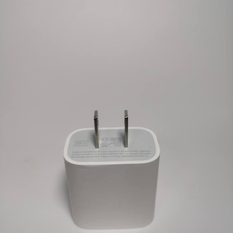شاحن PD35W مناسب لـ Apple iPhone 15 شحن رأس British Fast Charging Cable Type-C Charging Cable شاحن PD35W مناسب لـ Apple iPhone 15 شحن رأس British Fast Charging Cable Type-C Charging Cable