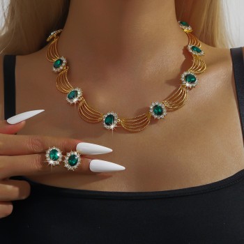 طقم مجوهرات للحفلات النسائية - قلادة وأقراط من الكريستال المطلي بالذهب بتصميم آرت ديكو من عشرينيات القرن العشرين للأزياء الكلاسيكية والمناسبات المسائية