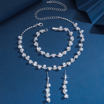 الأوروبية والأمريكية الساخنة بيع الماس مطرز قلادة اللؤلؤ أقراط أساور ثلاث مجموعات من اكسسوارات الزفاف مساء اللباس