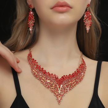 طقم زفاف وحفلات مكون من قلادة عريضة وأقراط من الكريستال الملون