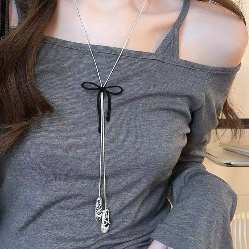 زن الصينية الجديدة قلادة من النحاس ريشة البوهيمي الرياح الوطنية للمرأة طبقة مزدوجة مطوية طويلة سترة سلسلة التبعي