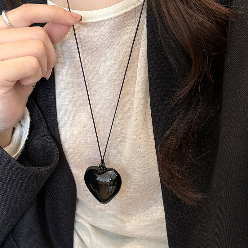 زن الصينية الجديدة قلادة من النحاس ريشة البوهيمي الرياح الوطنية للمرأة طبقة مزدوجة مطوية طويلة سترة سلسلة التبعي