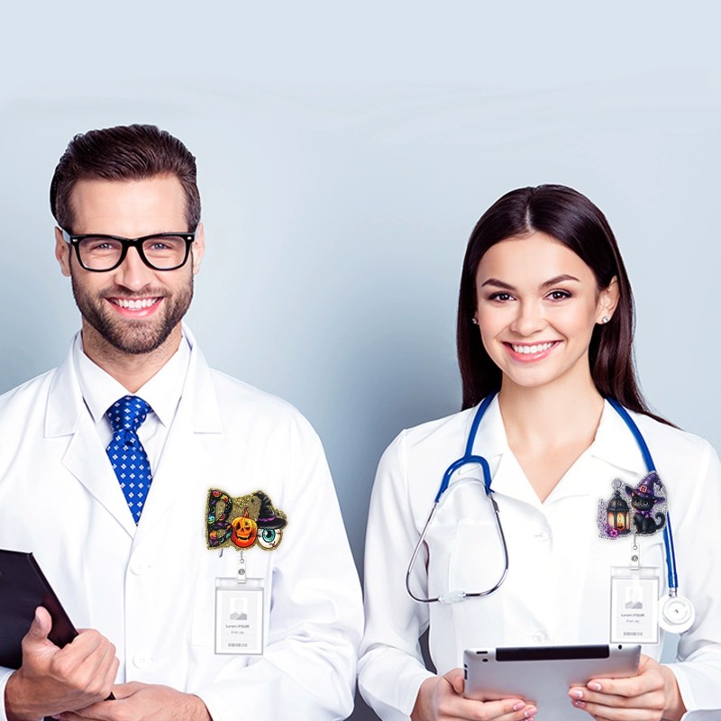 مشبك شارة هوية تلسكوبي دوار على شكل شبح يقطين الهالوين، مشبك شارة هوية تلسكوبي للطبيب والممرضة