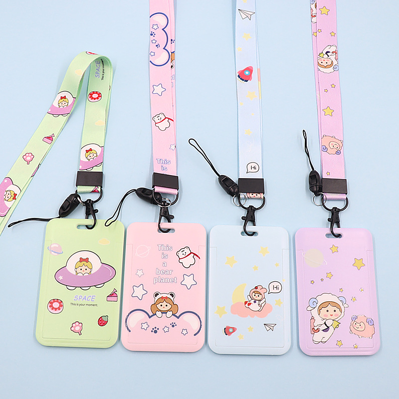 حامل بطاقة الطالب المنزلق حامل بطاقة الحافلة الكرتونية الشعبية حامل بطاقة التحكم في الوصول حامل بطاقة الهوية حبل معلق غطاء واقٍ معلق