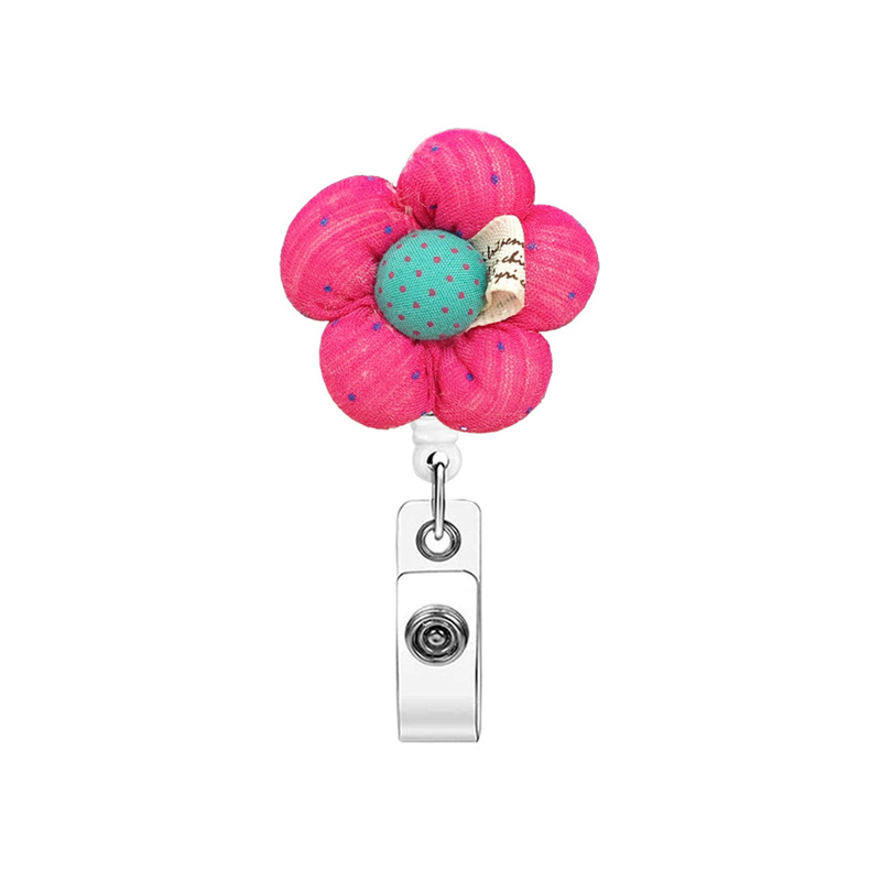 مشبك قابل للسحب من القماش مع زهرة حمراء صغيرة منقطة، سهل السحب بزاوية 360 درجة، شارة طبيب وممرضة وطالب